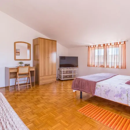 Apartament Paleras *